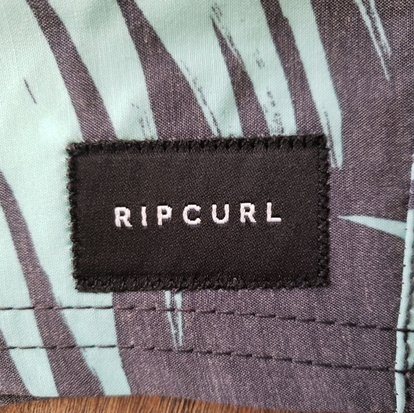 NWT Rip Curl Volley Shorts (M) - Picture 4 of 5